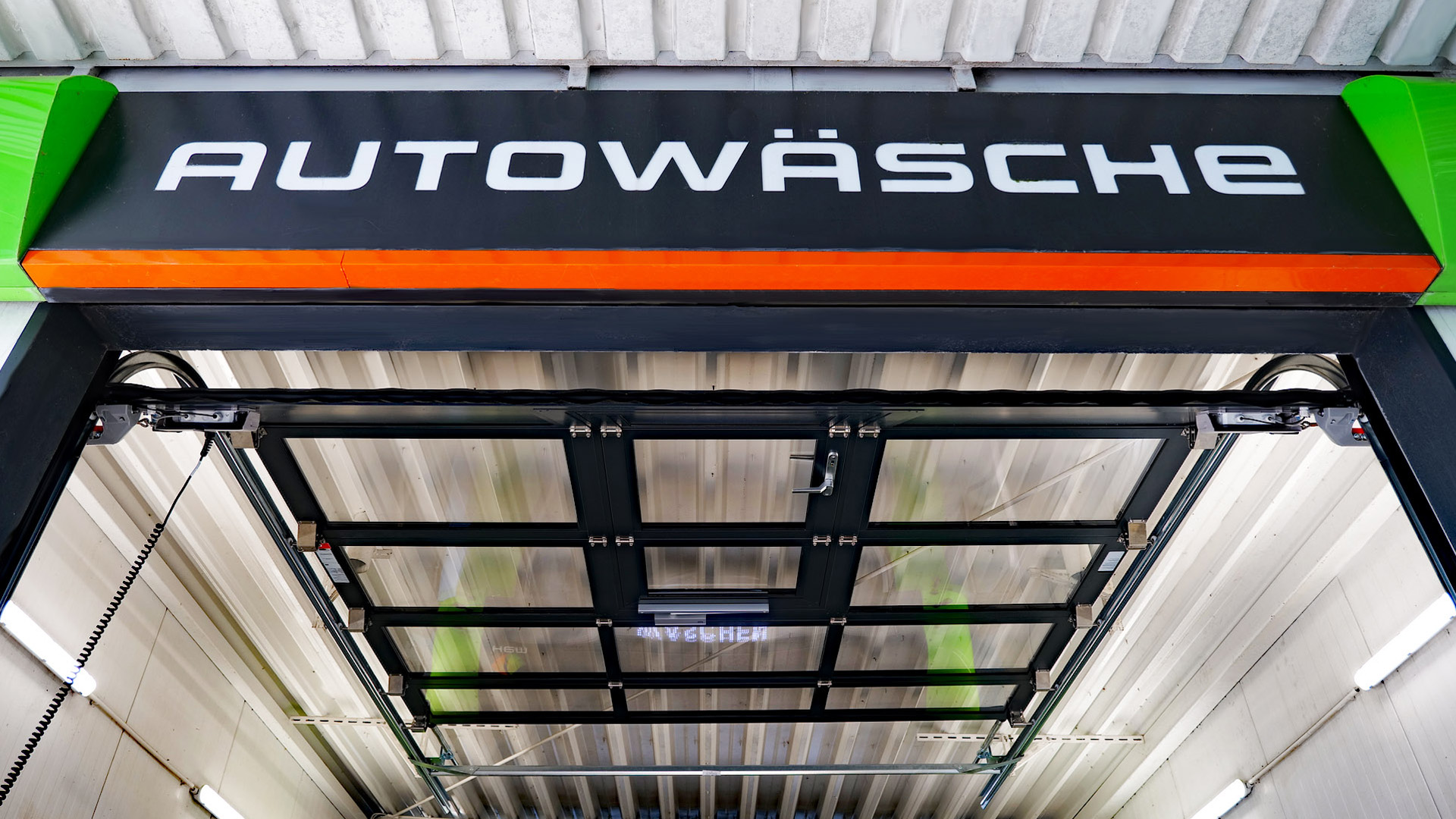 Tankstellen Industrietore und Waschstraßen-Tore mit dem Knowhow von Christensen.